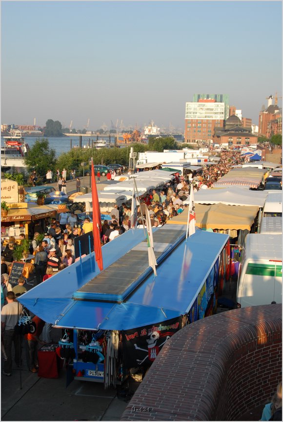(2007.08.05.)Hamburg-Fischmarkt-04.jpg