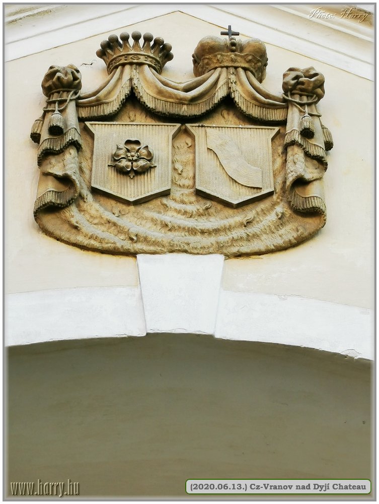 (2020.06.13.)Cz-Vranov_nad_Dyjí_Chateau-12.jpg