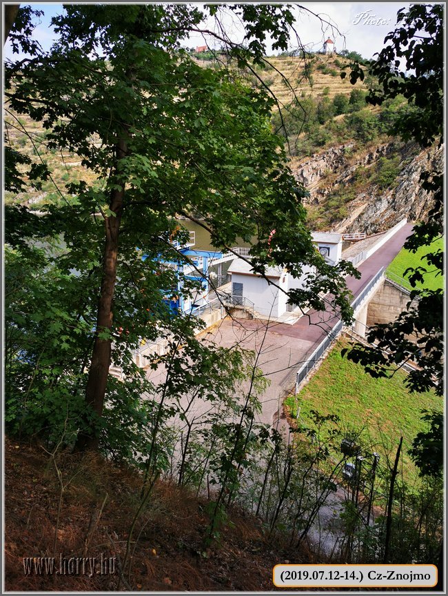 Cz-Znojmo-Duzzaszto-gat-Přehrada_Znojmo-001.jpg