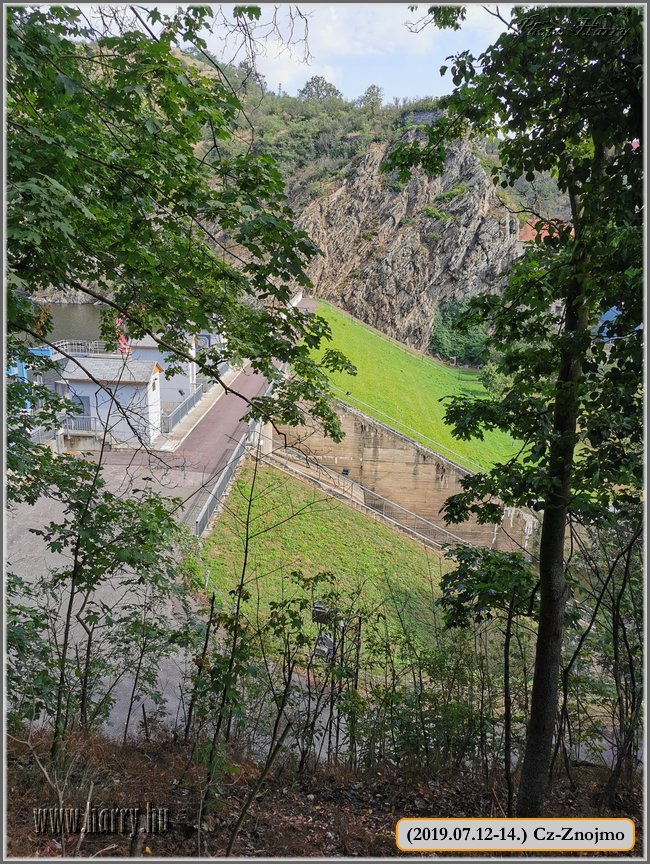 Cz-Znojmo-Duzzaszto-gat-Přehrada_Znojmo-003.jpg